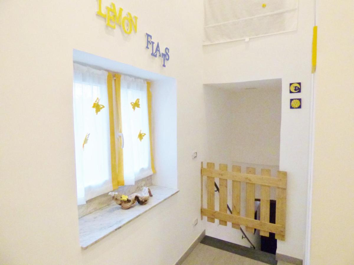 Bed & Breakfast Lemon Flats *
