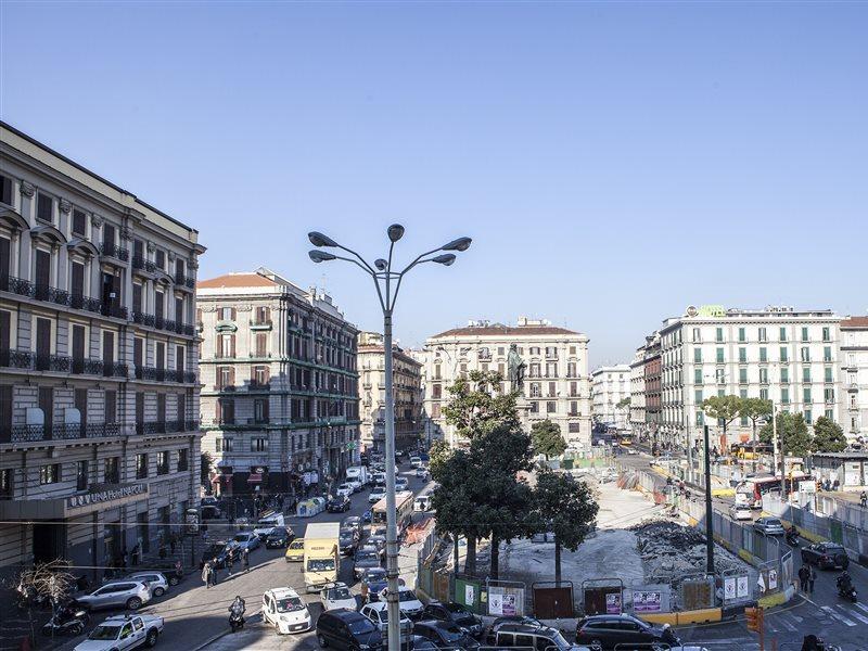 Garibaldi Square 2* Naples