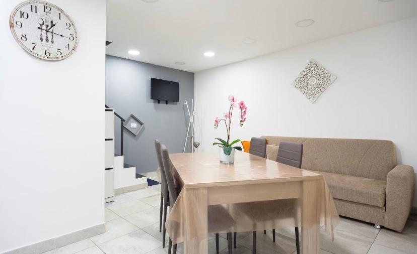 Apartment Graphite House