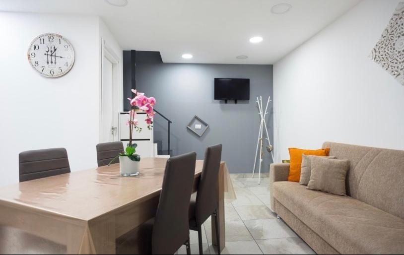 Graphite House Apartment *