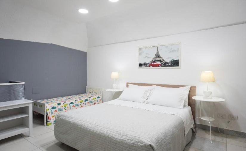 Graphite House Naples