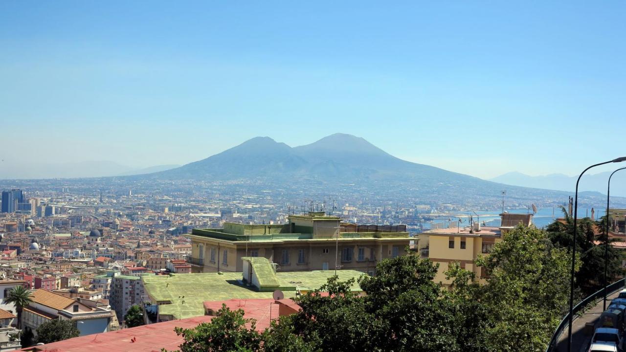Apartment Spacious Panoramic - Half Way Center-vomero District Naples