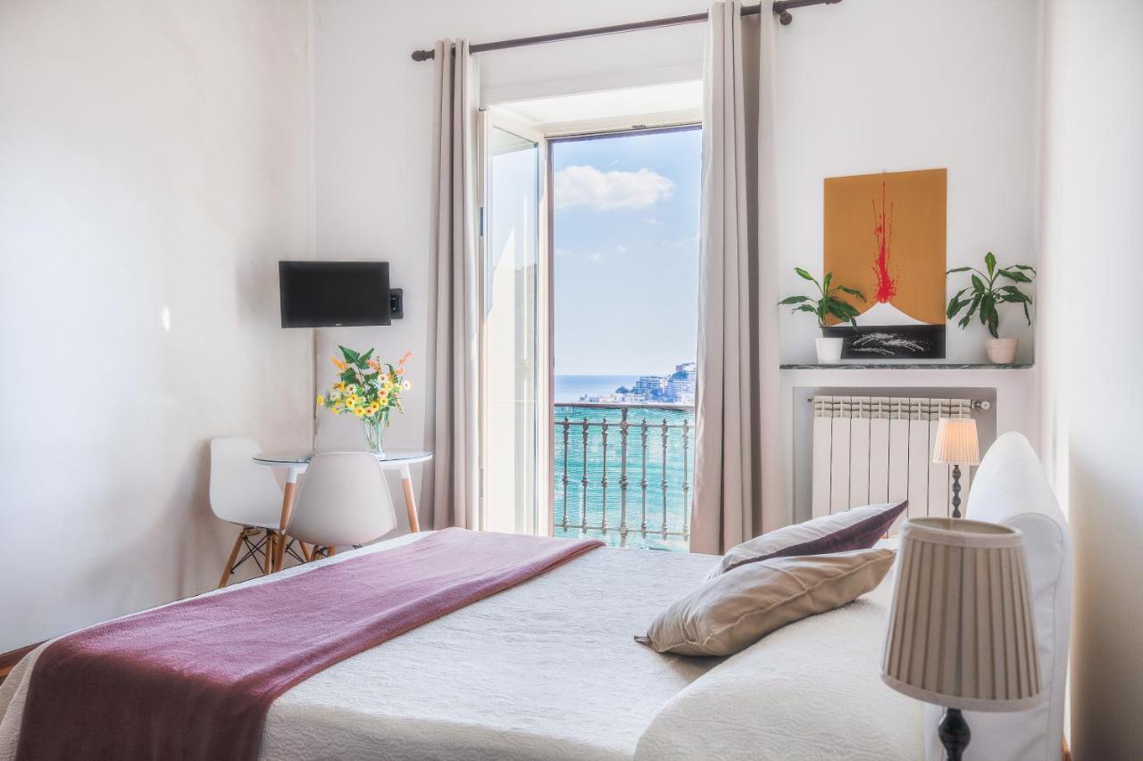 Bed & Breakfast Napolicentro Mare - Sea View & 2*