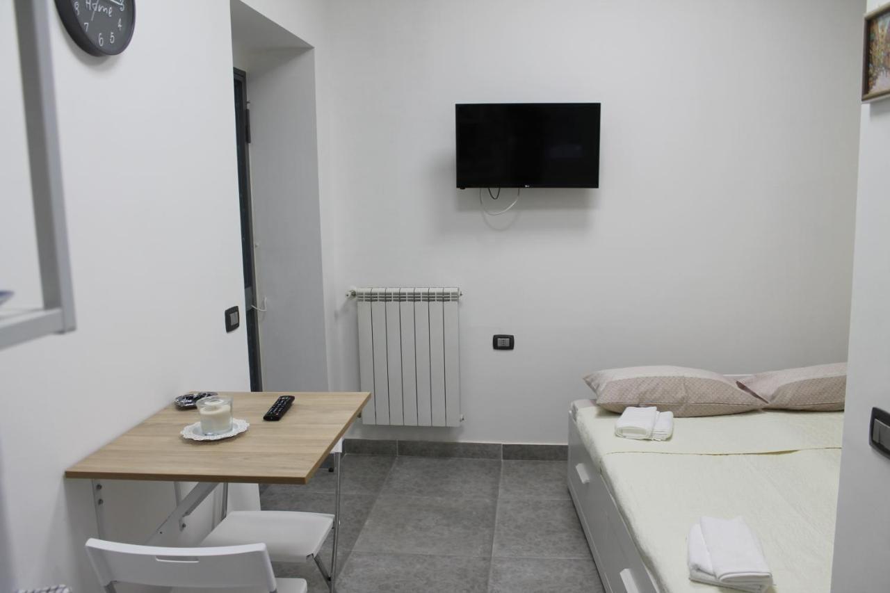 Riccia, Frolla E Babba Naples