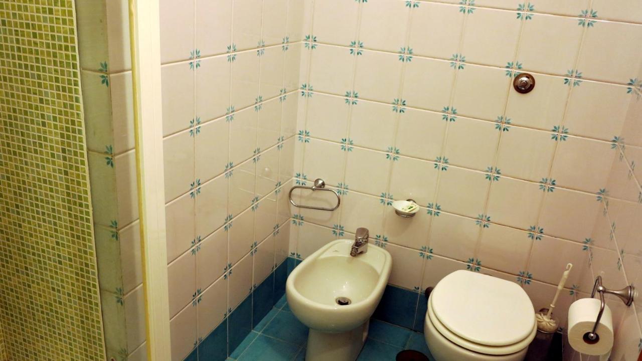 - B&B 