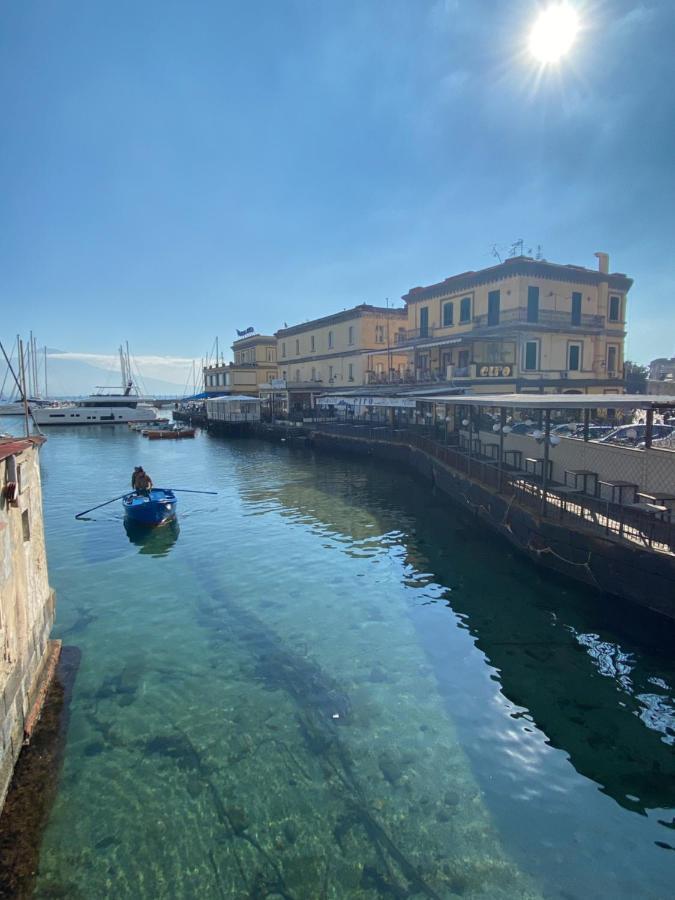 Transatlantico Naples
