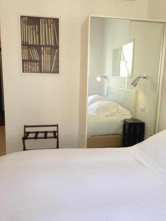 Guest house Domus Municipio Naples