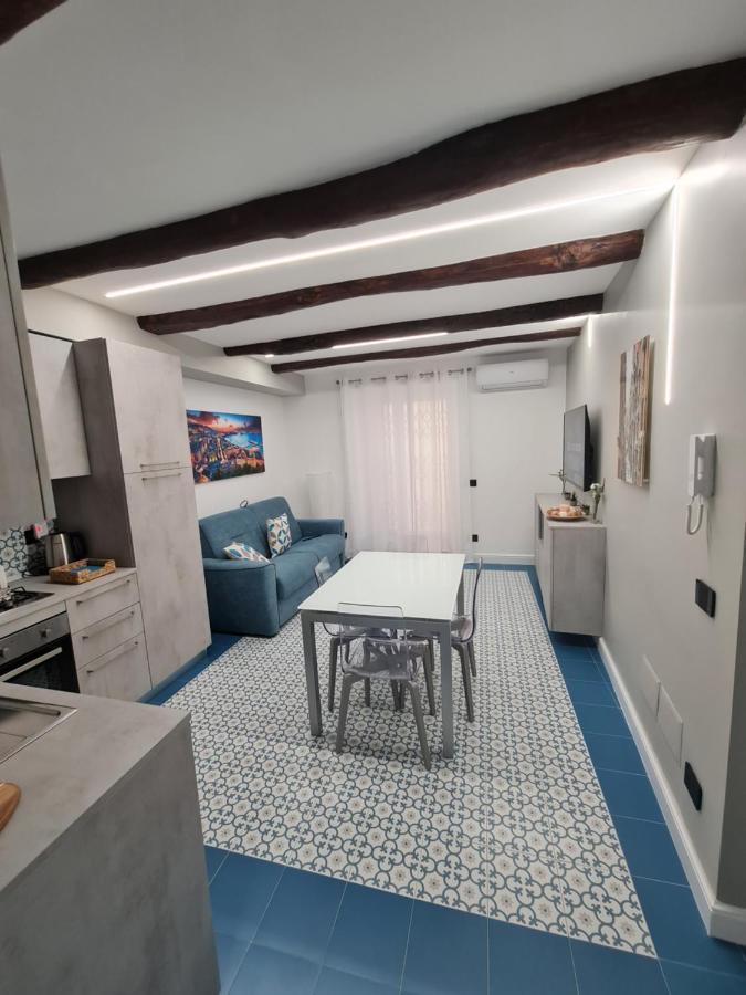 Apartment Chiaja Lux House Naples