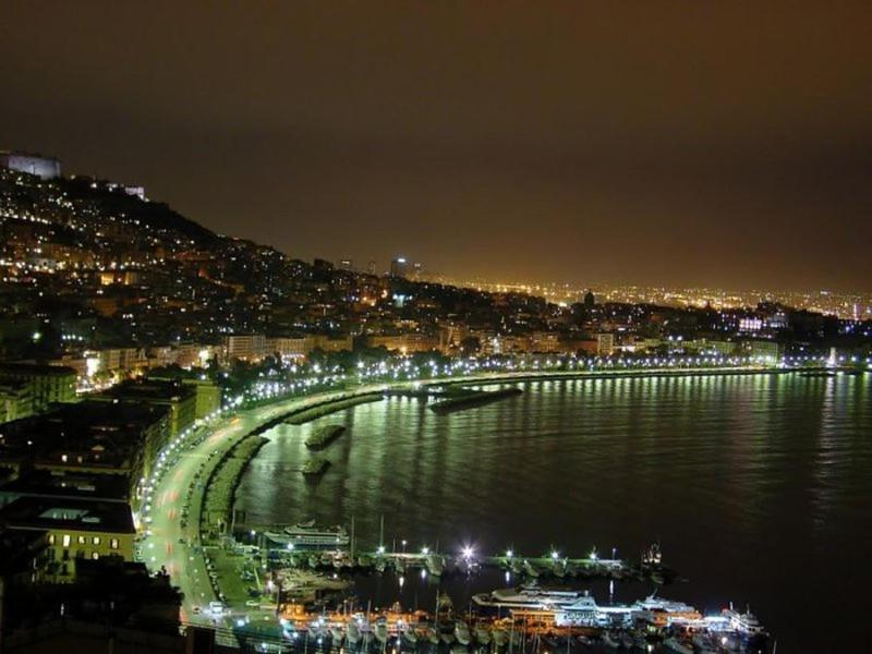 Chiaja Lux House * Naples