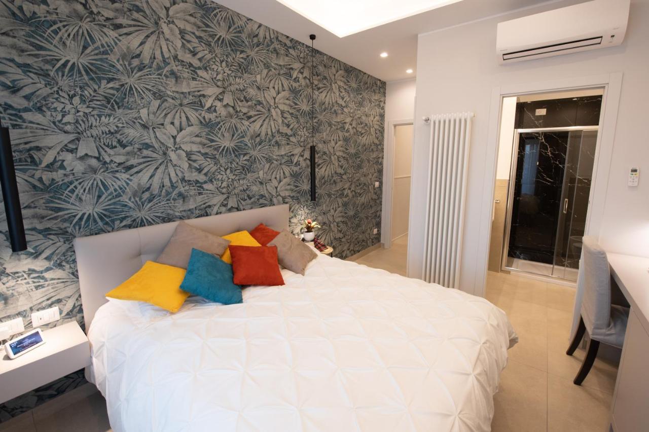 Apartment Center - E Naples