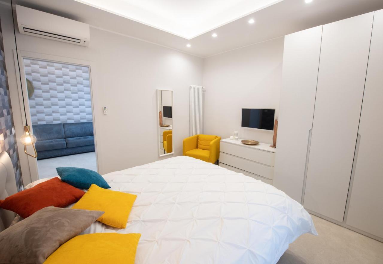 Apartment Center - E Naples