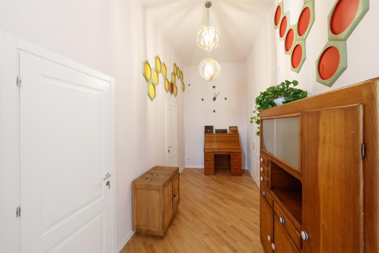 Design Next Bellini Square By Houseinnaples Apartment