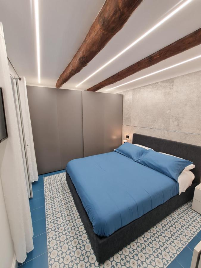 Apartment Chiaja Lux House Naples