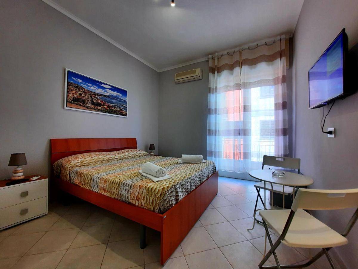 Napoli Central Bed & Breakfast *
