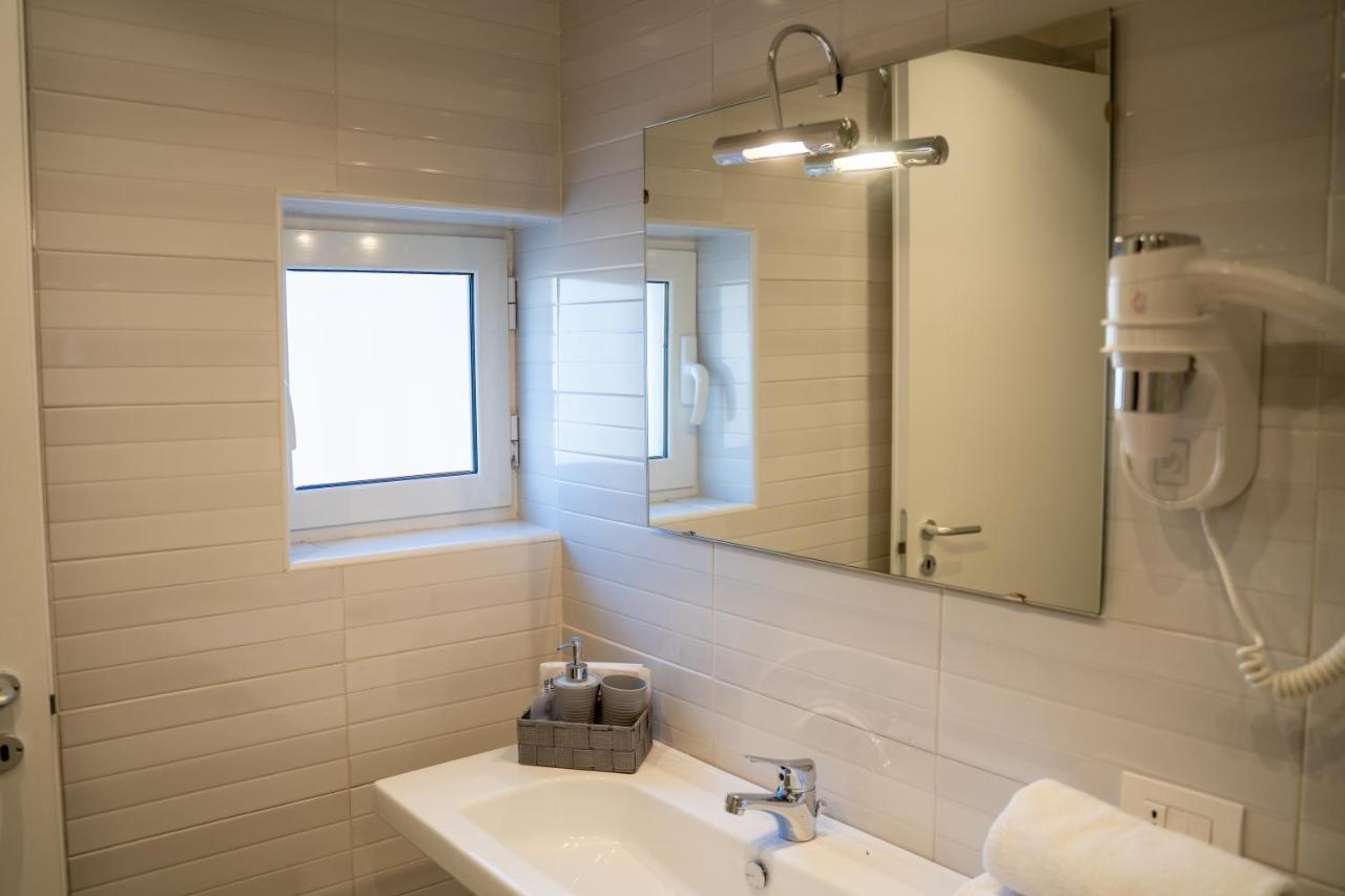 Sotto Le Stelle Ai Decumani Bed & Breakfast 2*