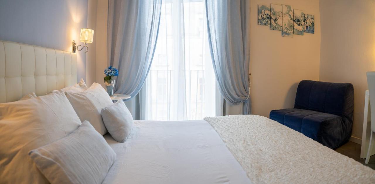 Sotto Le Stelle Ai Decumani Bed & Breakfast Naples