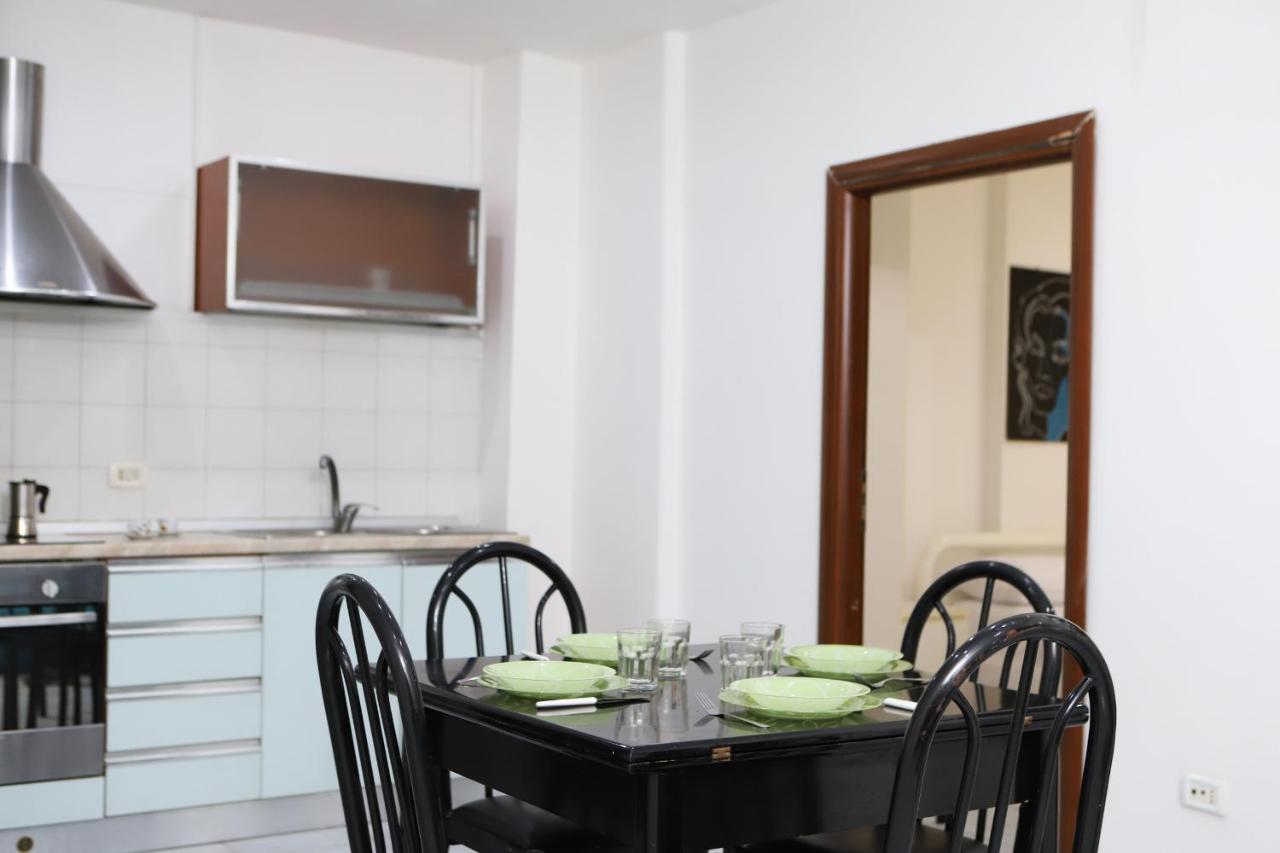 Centrale Budget Apartment Naples