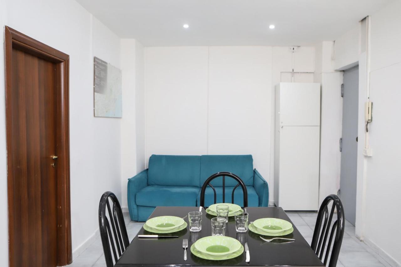 Centrale Budget Apartment Naples
