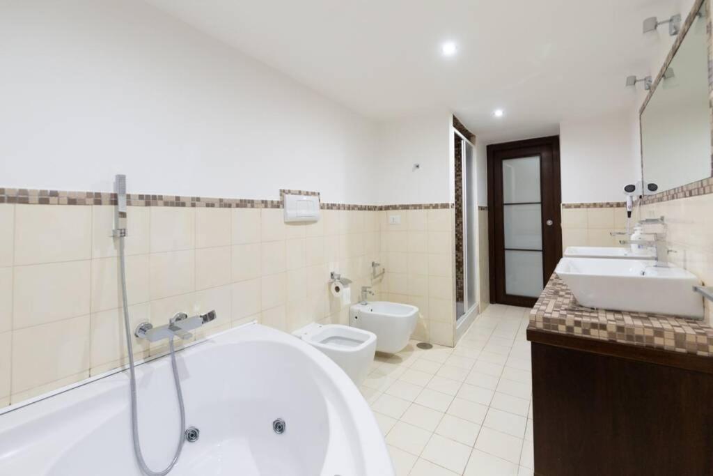 Toledo Jacuzzi Apartment *