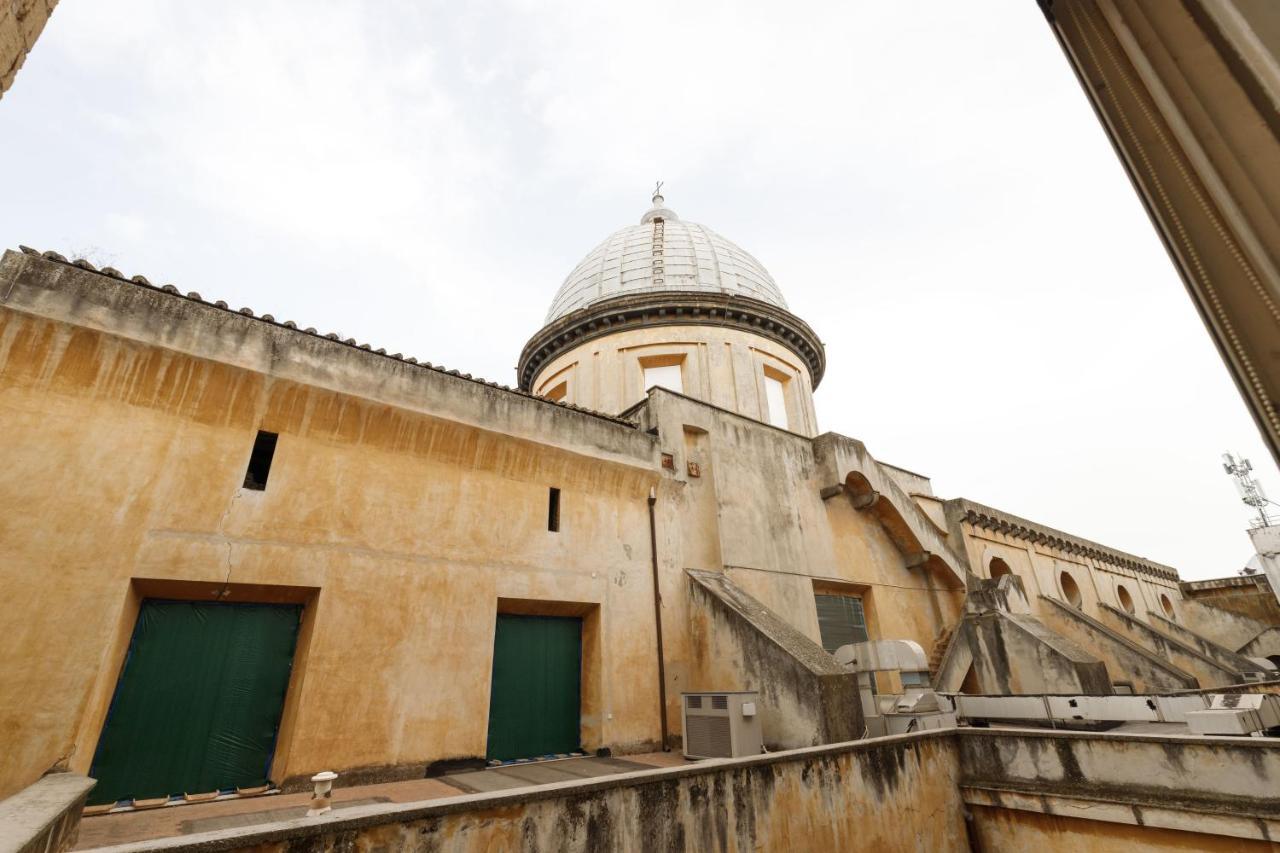 Apartment Duomo 77 - In The Heart Of The Historical Center By Elite Naples