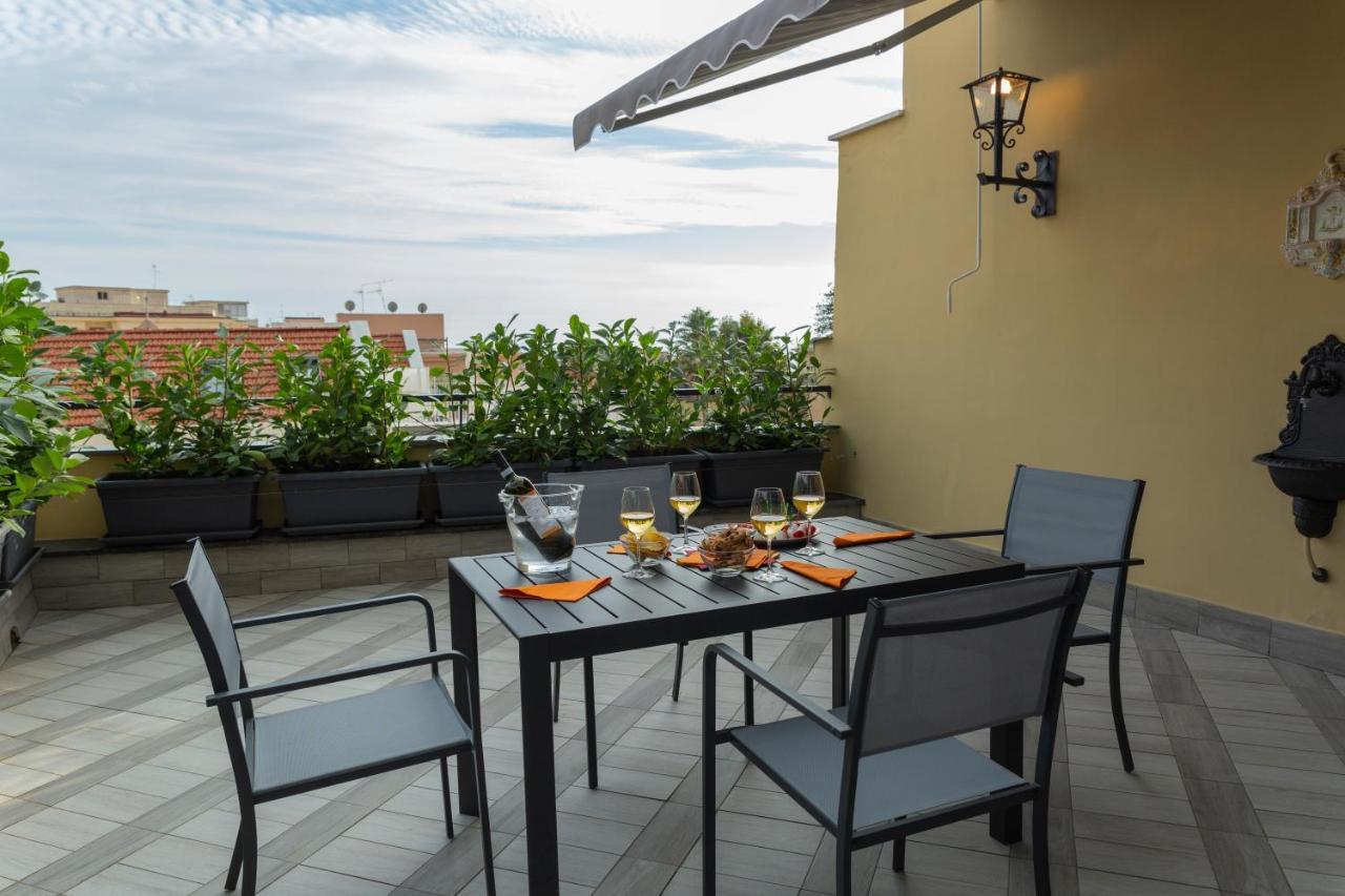 Terrazza A Chiaia Apartment *