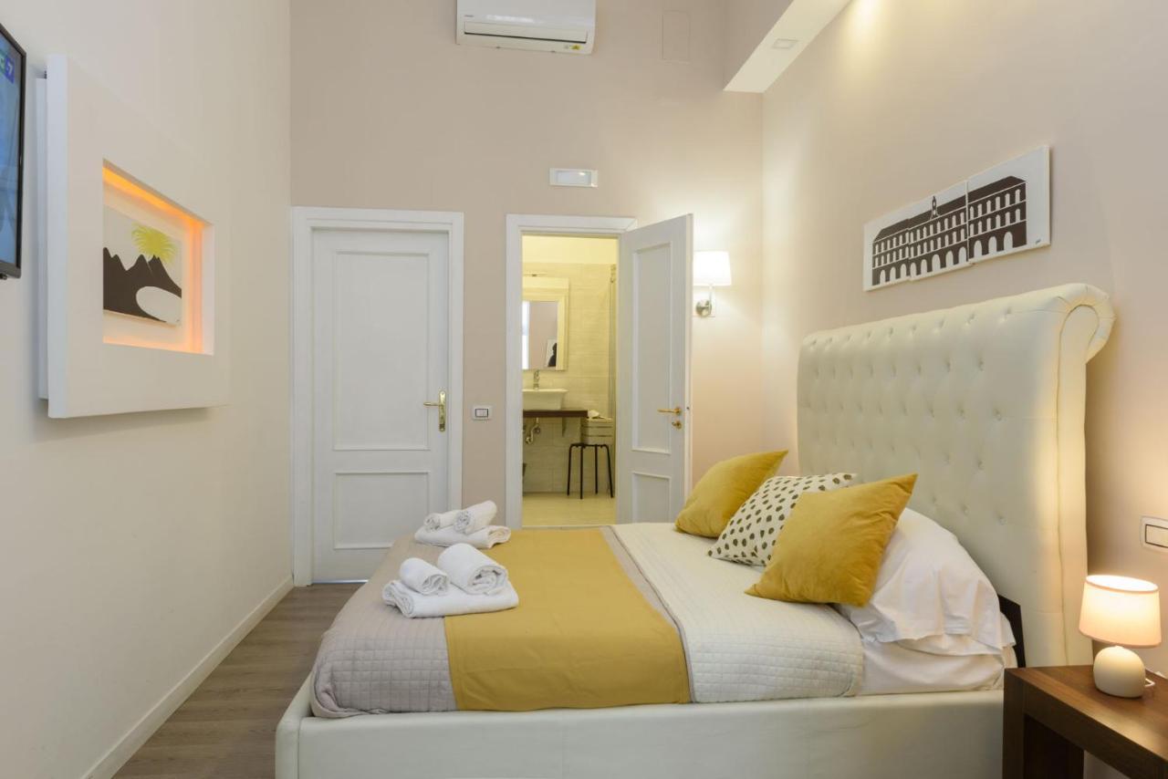Domus Angioina 3*