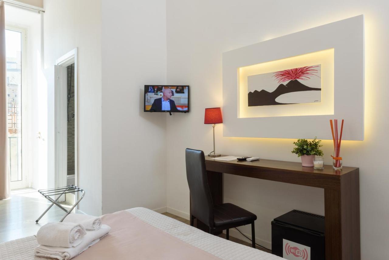 Domus Angioina 3*