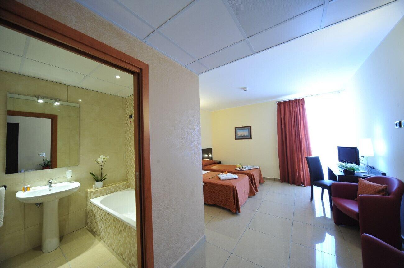 Hotel Tiempo Naples