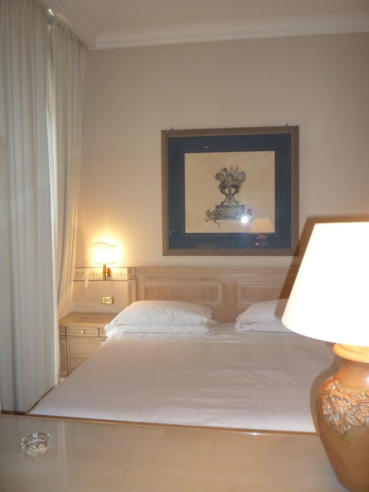 Starhotels Terminus 4*