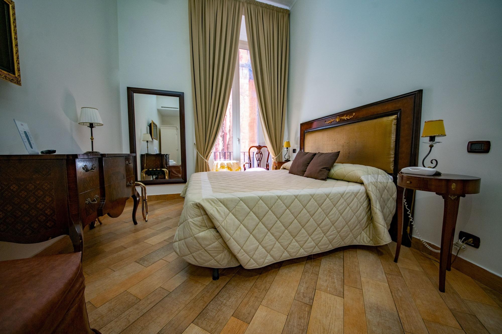 Lanfipe Palace Naples