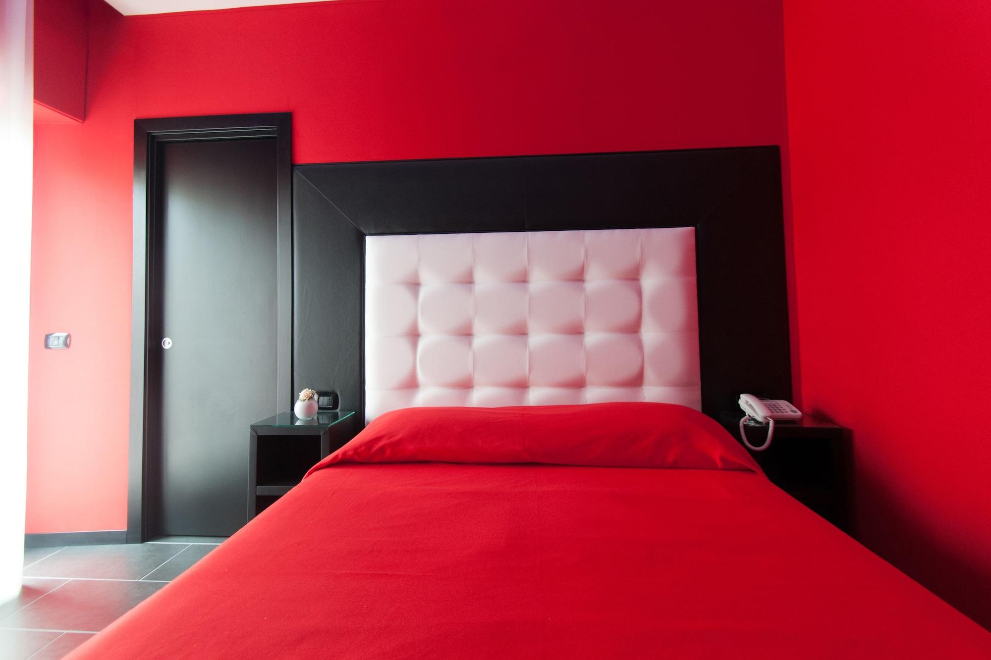 Fly Boutique Hotel
