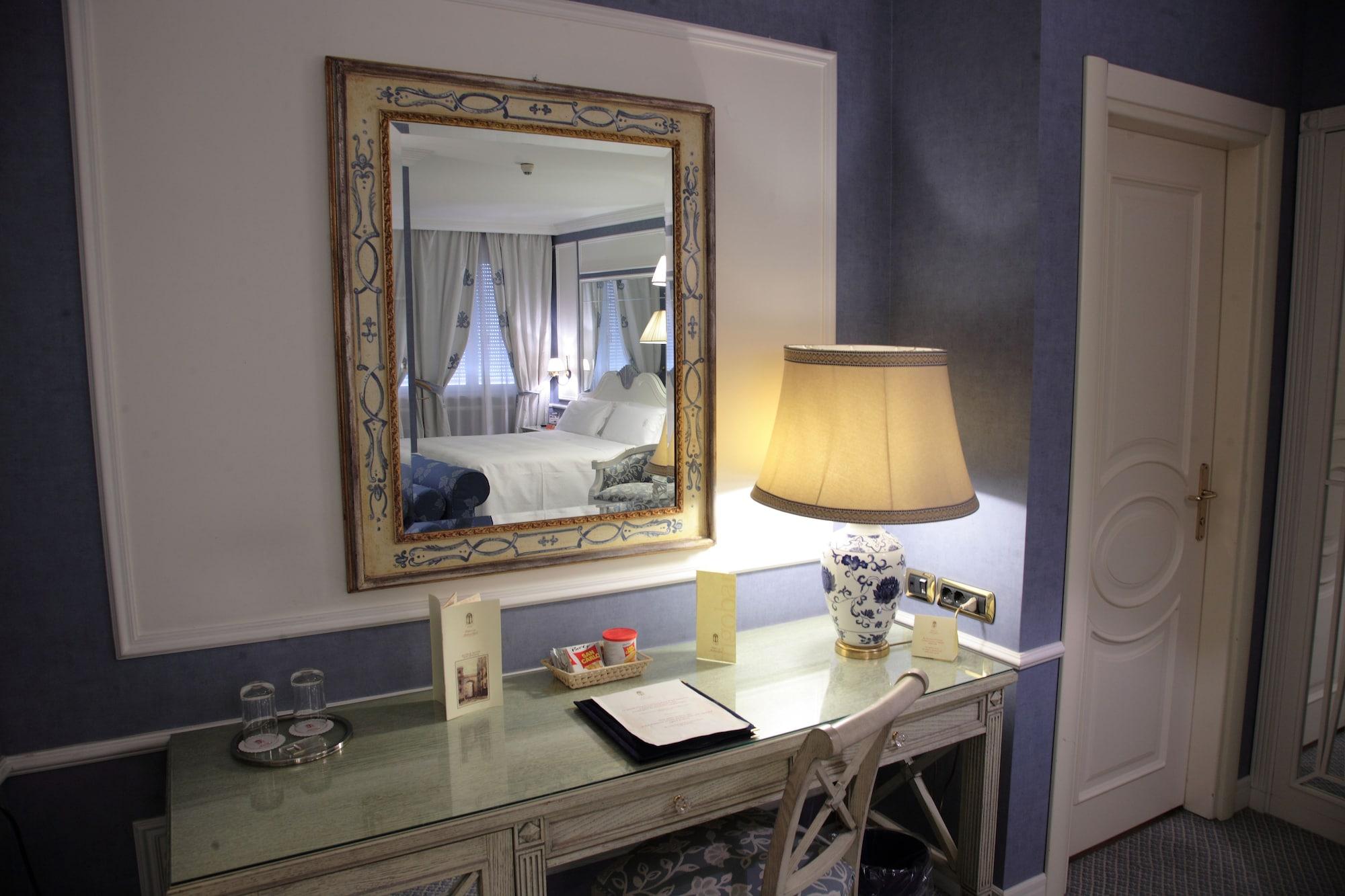 Hotel Palazzo Alabardieri Naples
