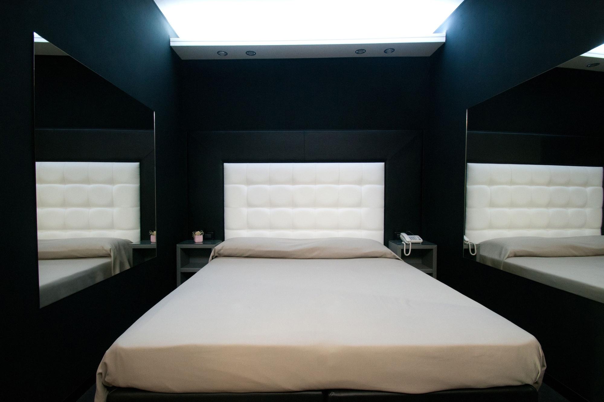 Fly Boutique Hotel Naples