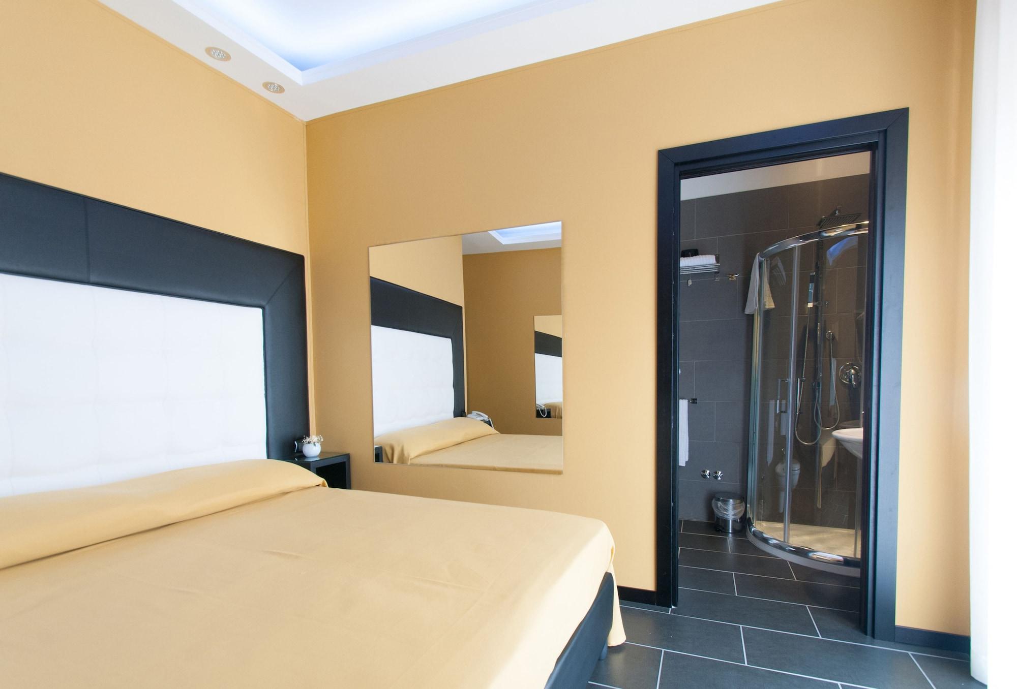 Fly Boutique 3* Naples