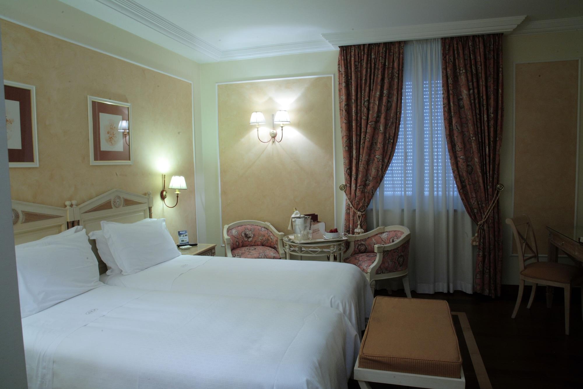 Palazzo Alabardieri Hotel 4*