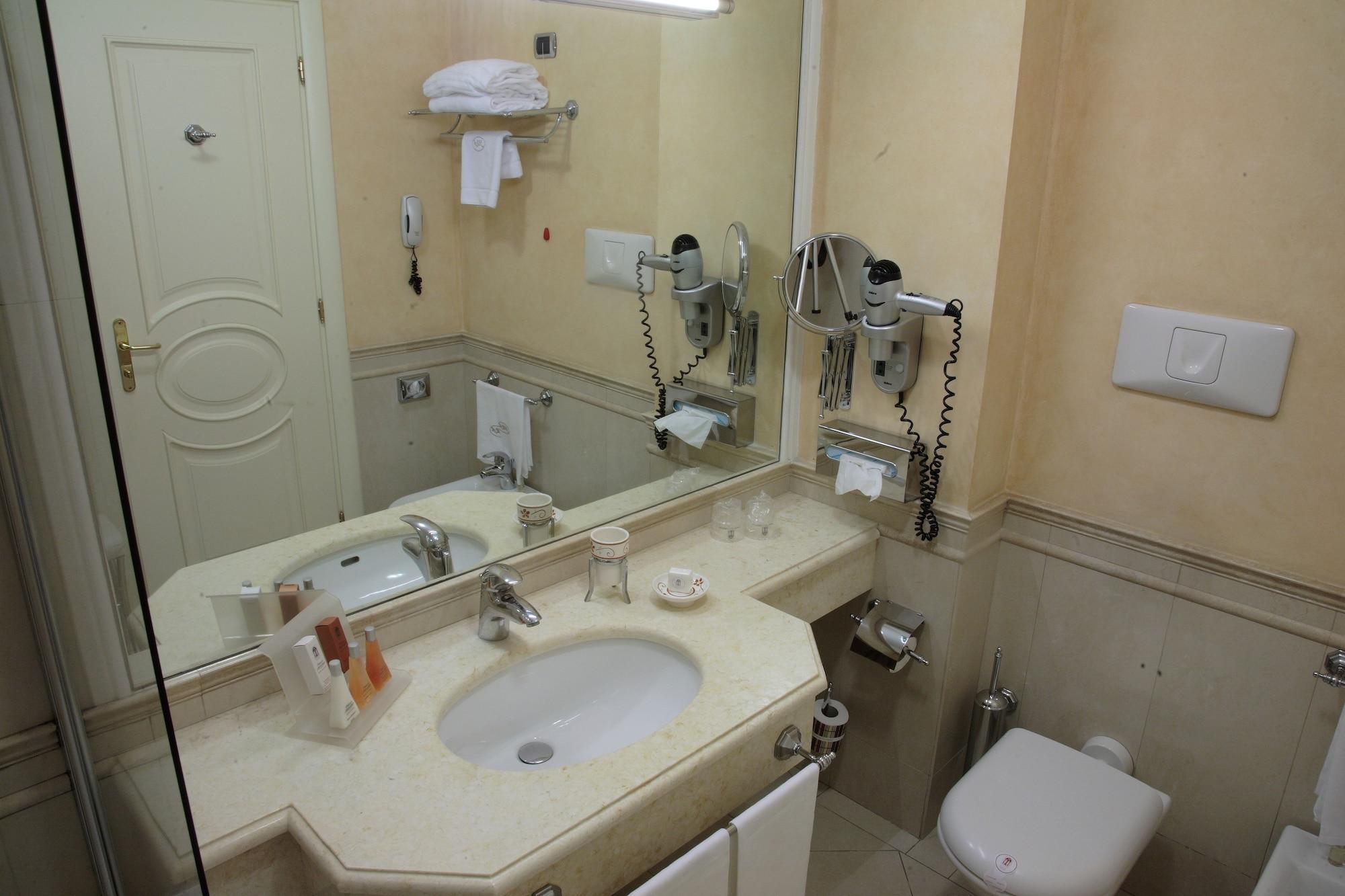 Hotel Palazzo Alabardieri Naples