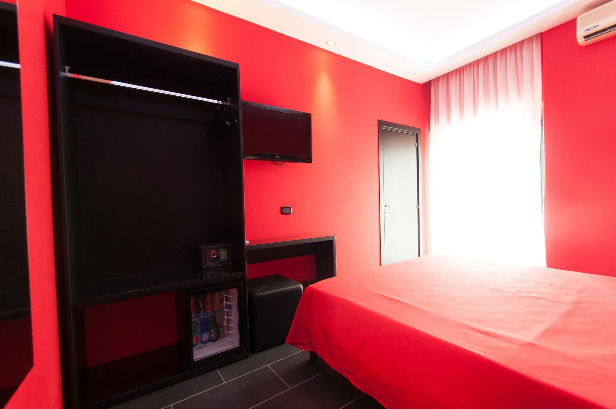 Fly Boutique Hotel