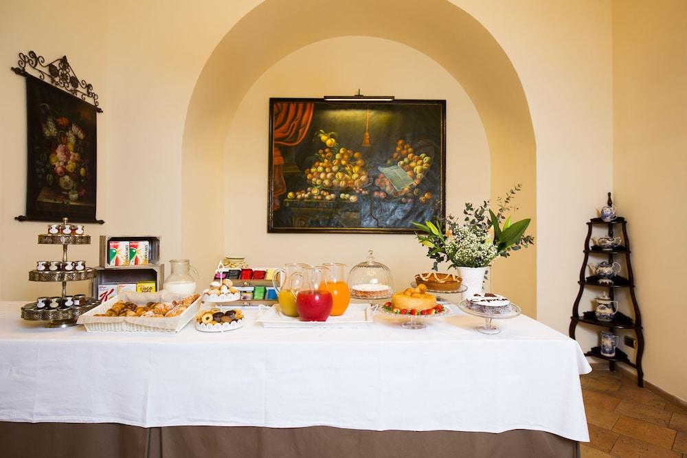 Palazzo Alabardieri Hotel Naples