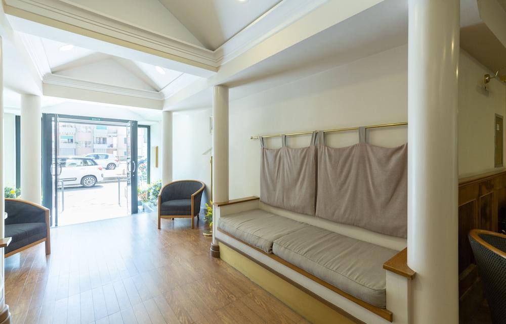 Leopardi 3* Naples