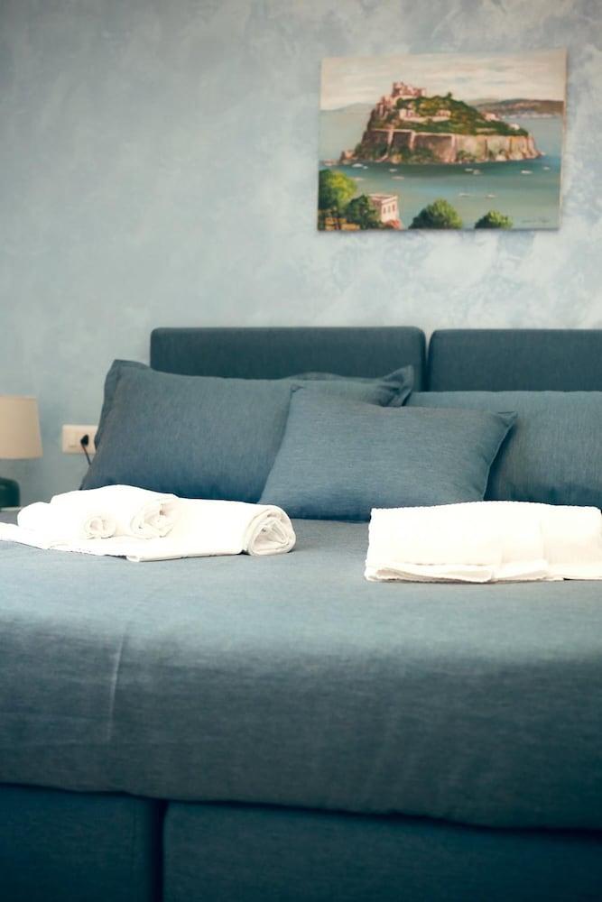 Hotel Napolimia Boutique 4*