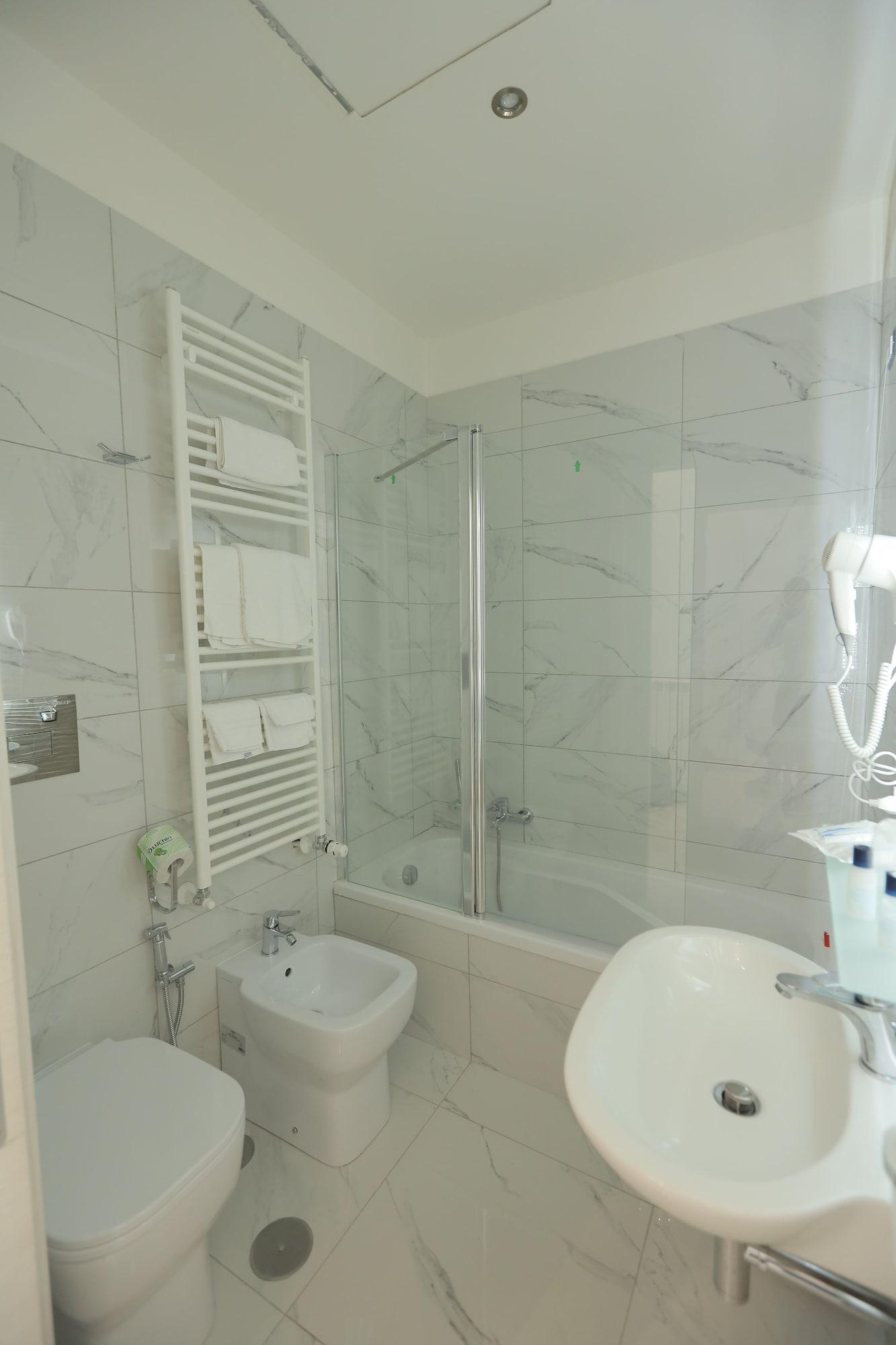 Garibaldi Hotel 3*