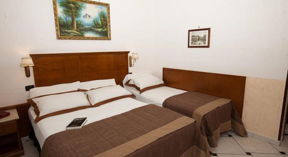Hotel Garibaldi 3*
