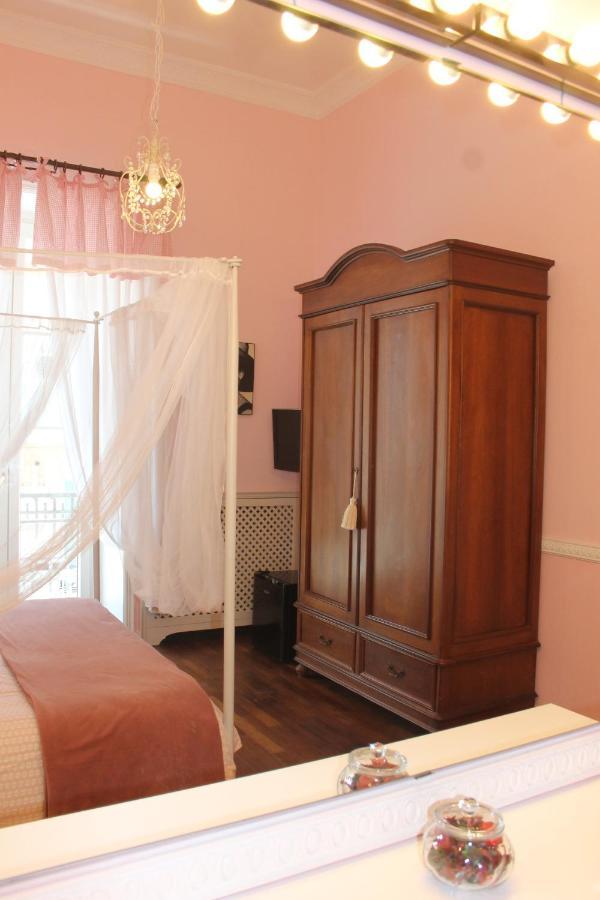 Le Sorelle Naples