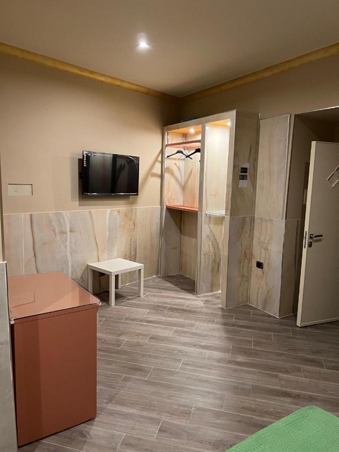 Hotel Iris Hotel *