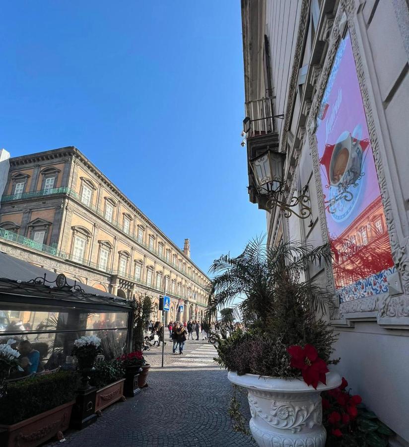 Casa Mires * Naples