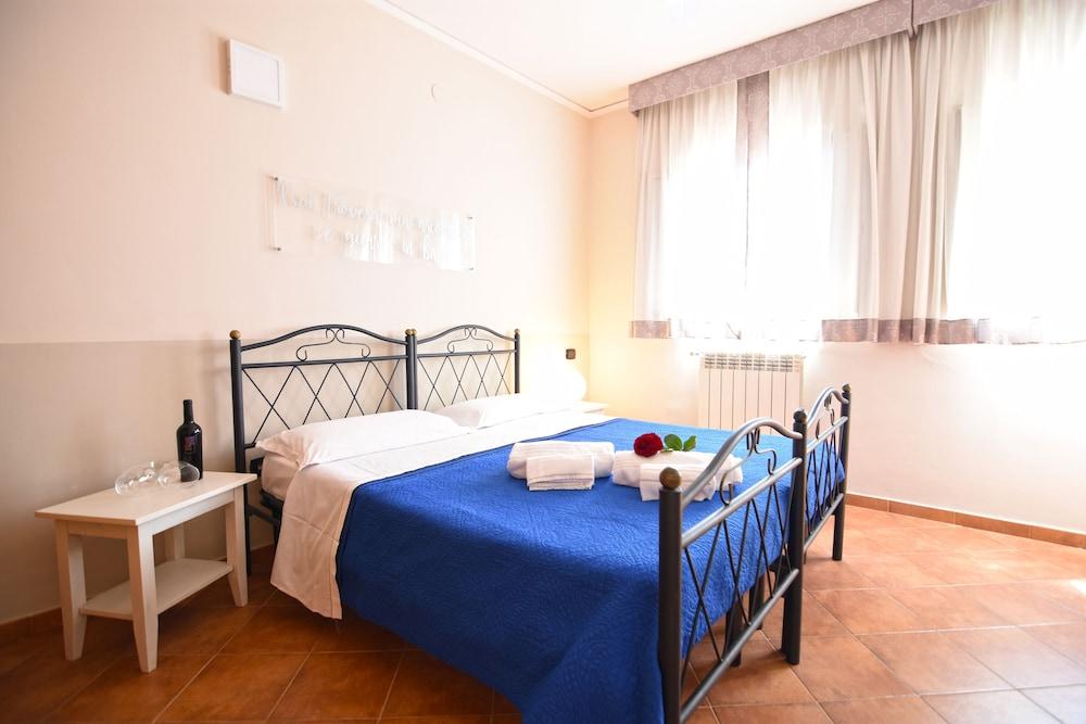 Apartment Cosi Chiaia *