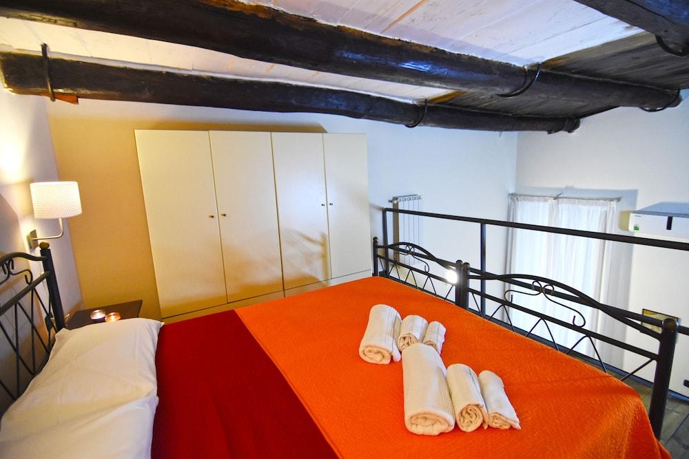 Apartment Cosi Chiaia Naples