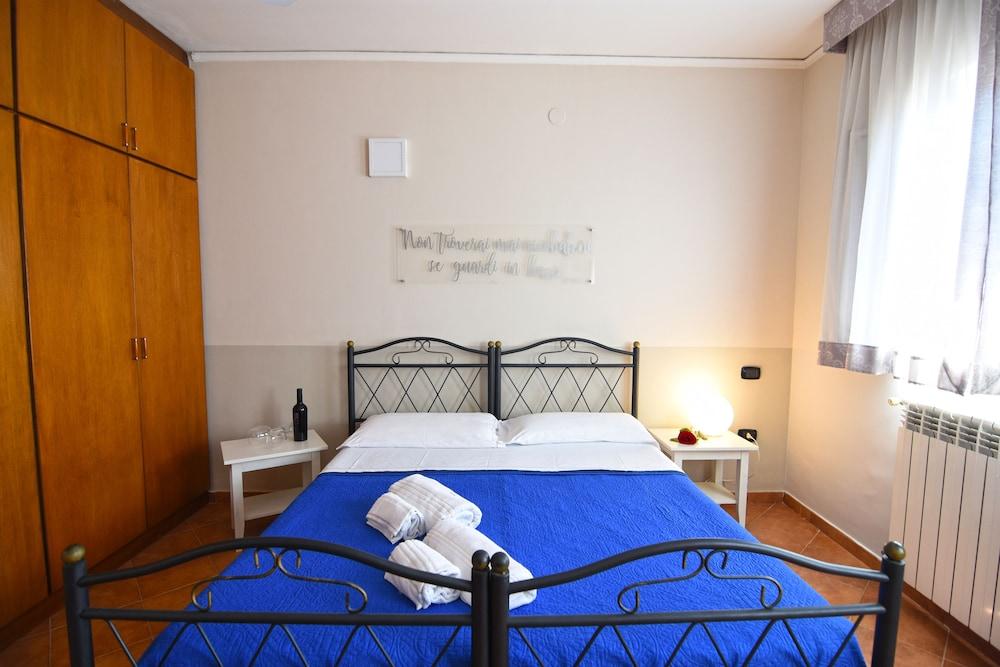 Apartment Cosi Chiaia *