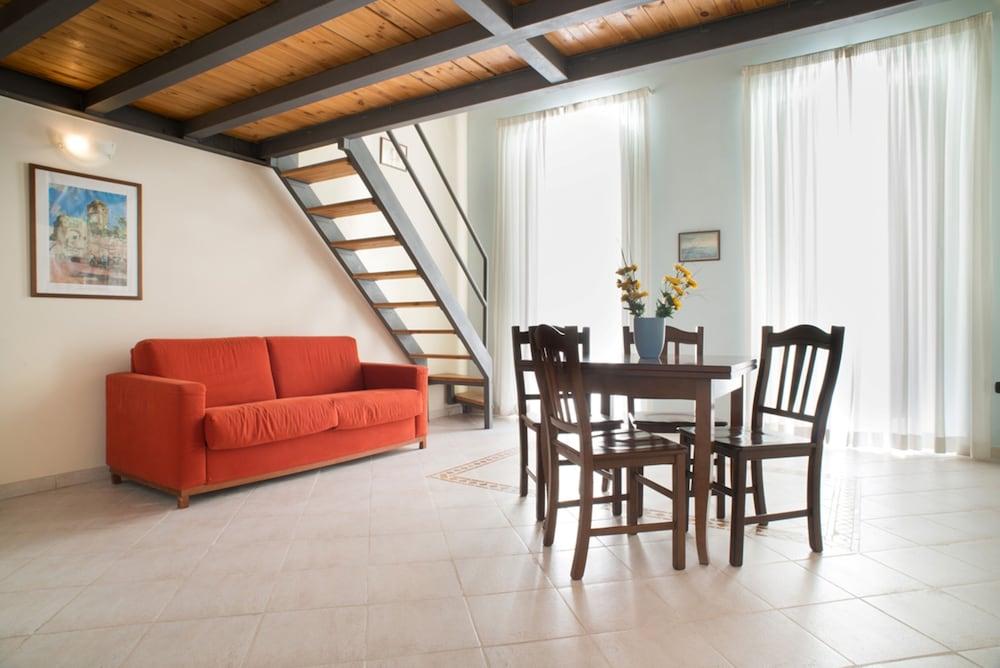Apartment Cosi Chiaia *