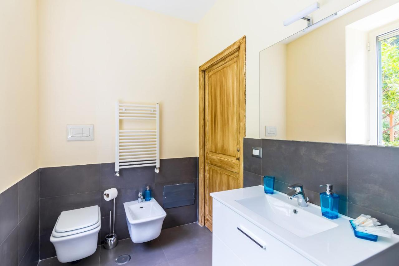 Apartment Dolcevita With Parking By Napoliapartments